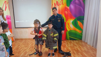 Роль пожарных примерили на себя воспитанники нашего детского сада.